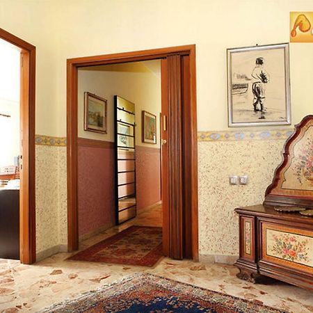 Casa Tina Maugeri Bed & Breakfast คาตาเนีย ภายนอก รูปภาพ