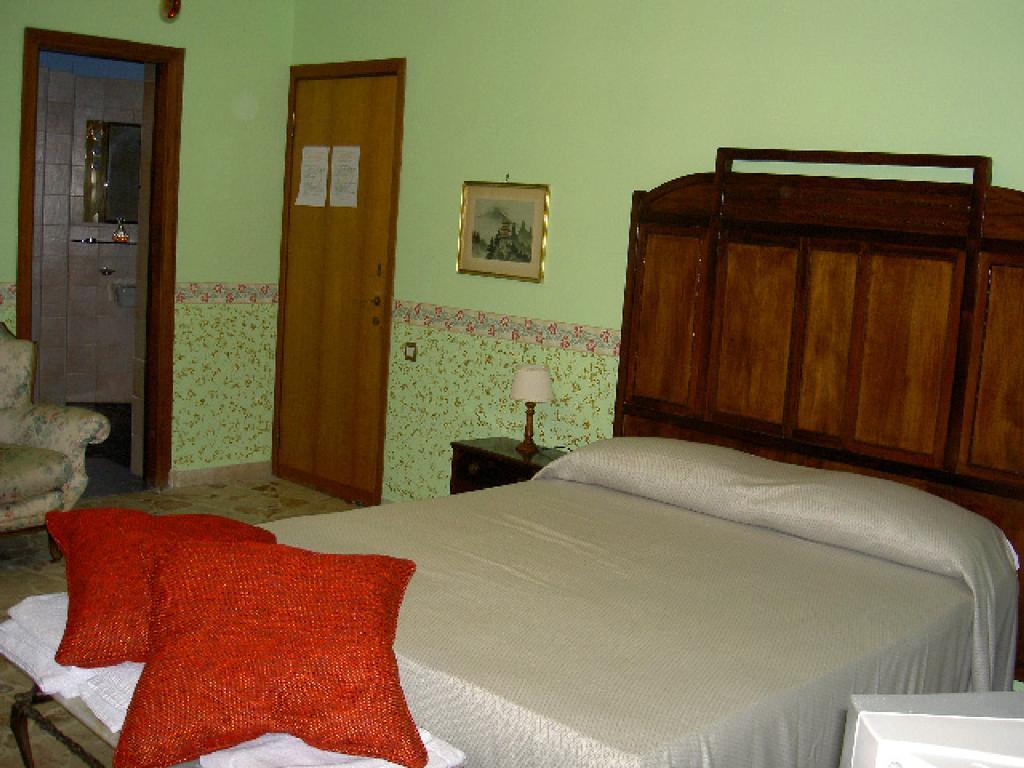 Casa Tina Maugeri Bed & Breakfast คาตาเนีย ห้อง รูปภาพ