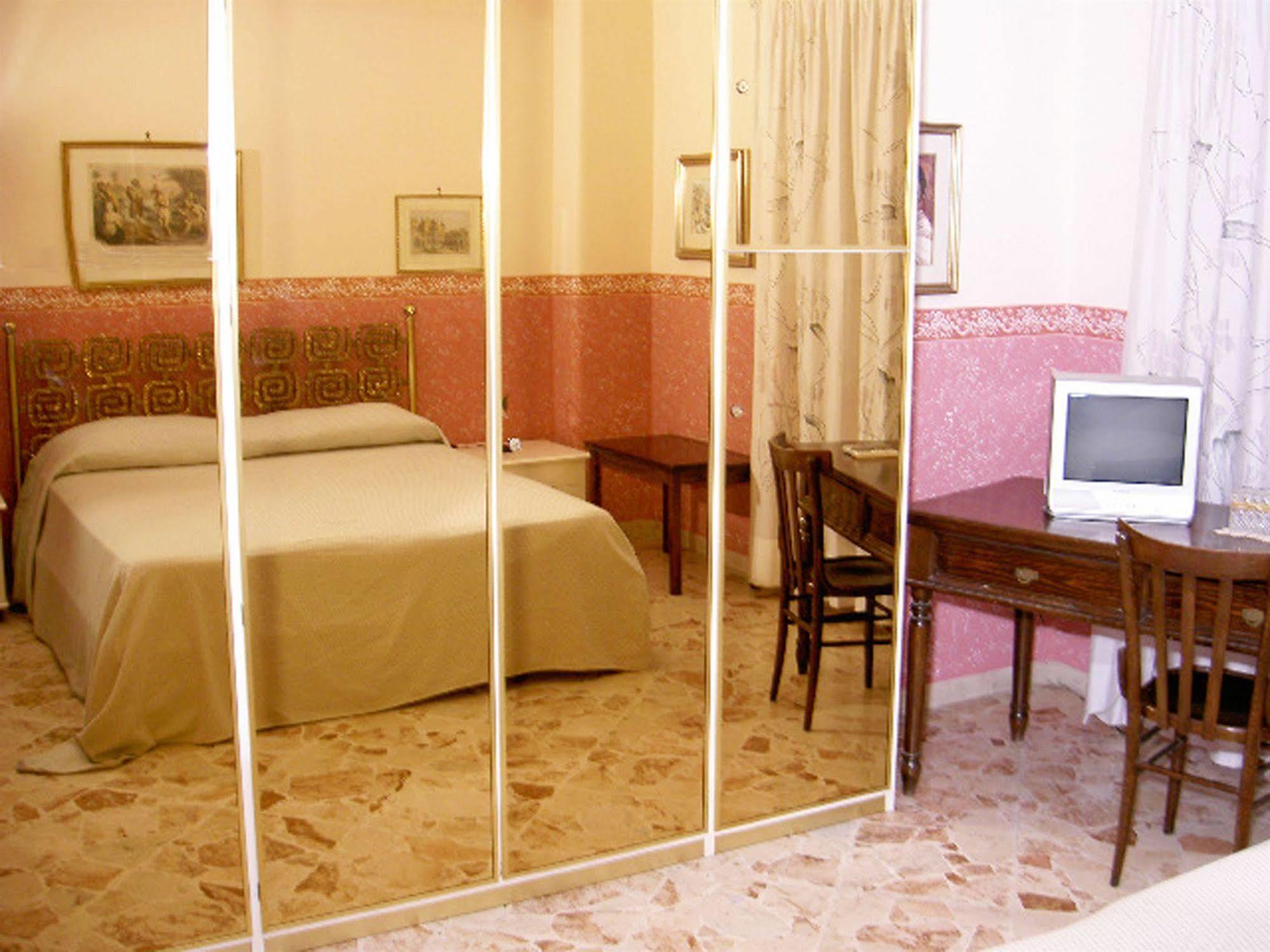 Casa Tina Maugeri Bed & Breakfast คาตาเนีย ภายนอก รูปภาพ