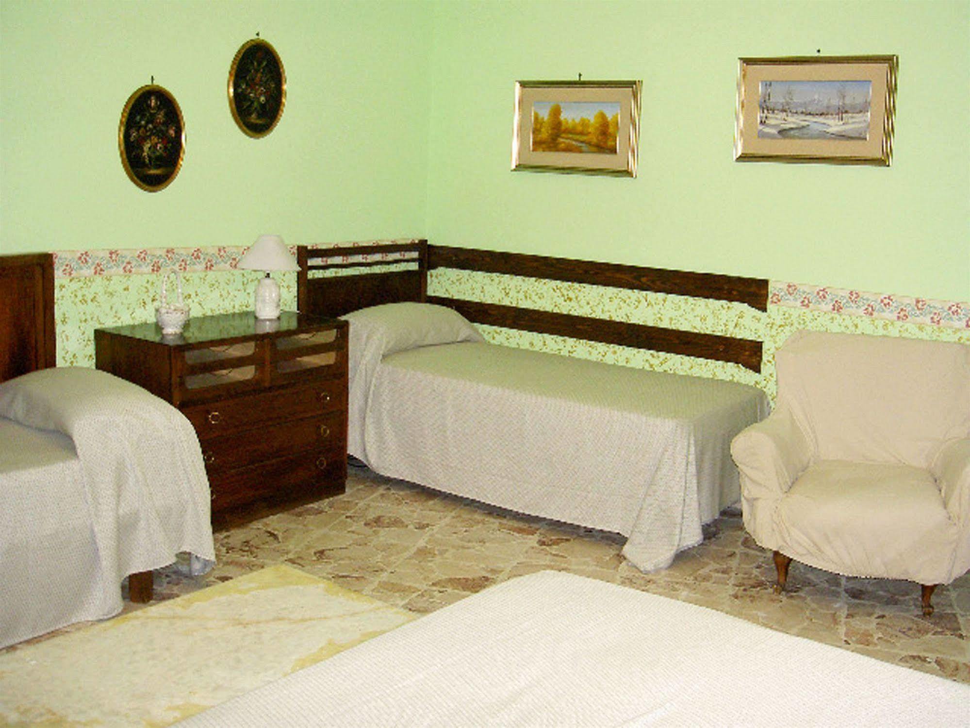 Casa Tina Maugeri Bed & Breakfast คาตาเนีย ภายนอก รูปภาพ