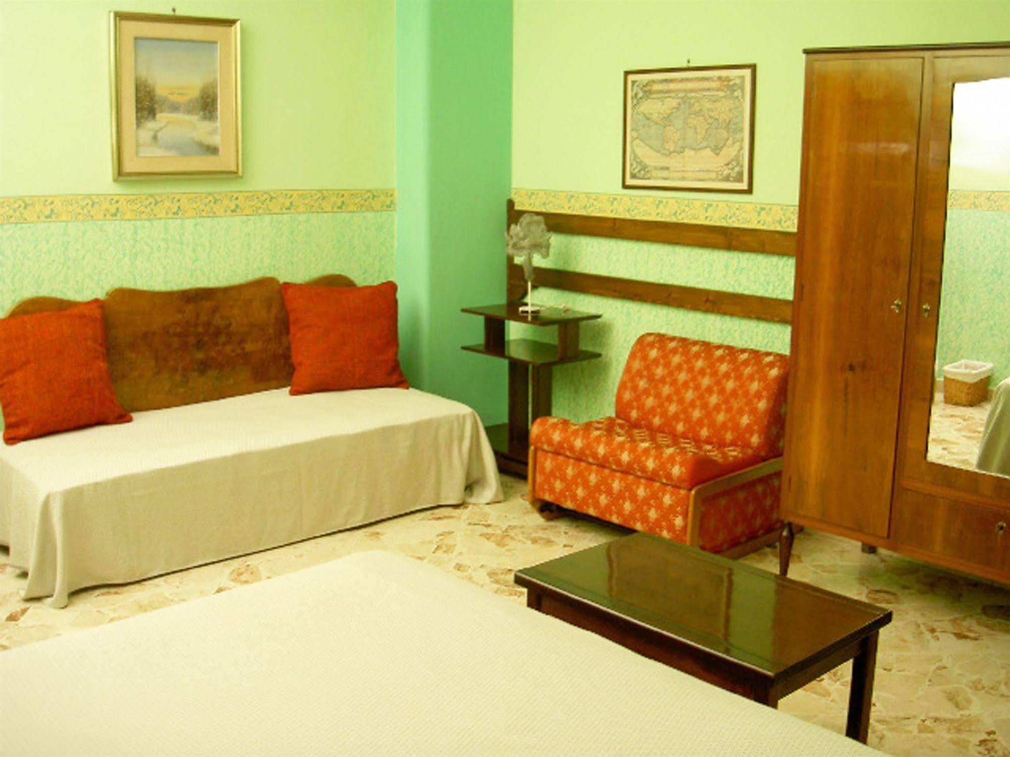 Casa Tina Maugeri Bed & Breakfast คาตาเนีย ภายนอก รูปภาพ