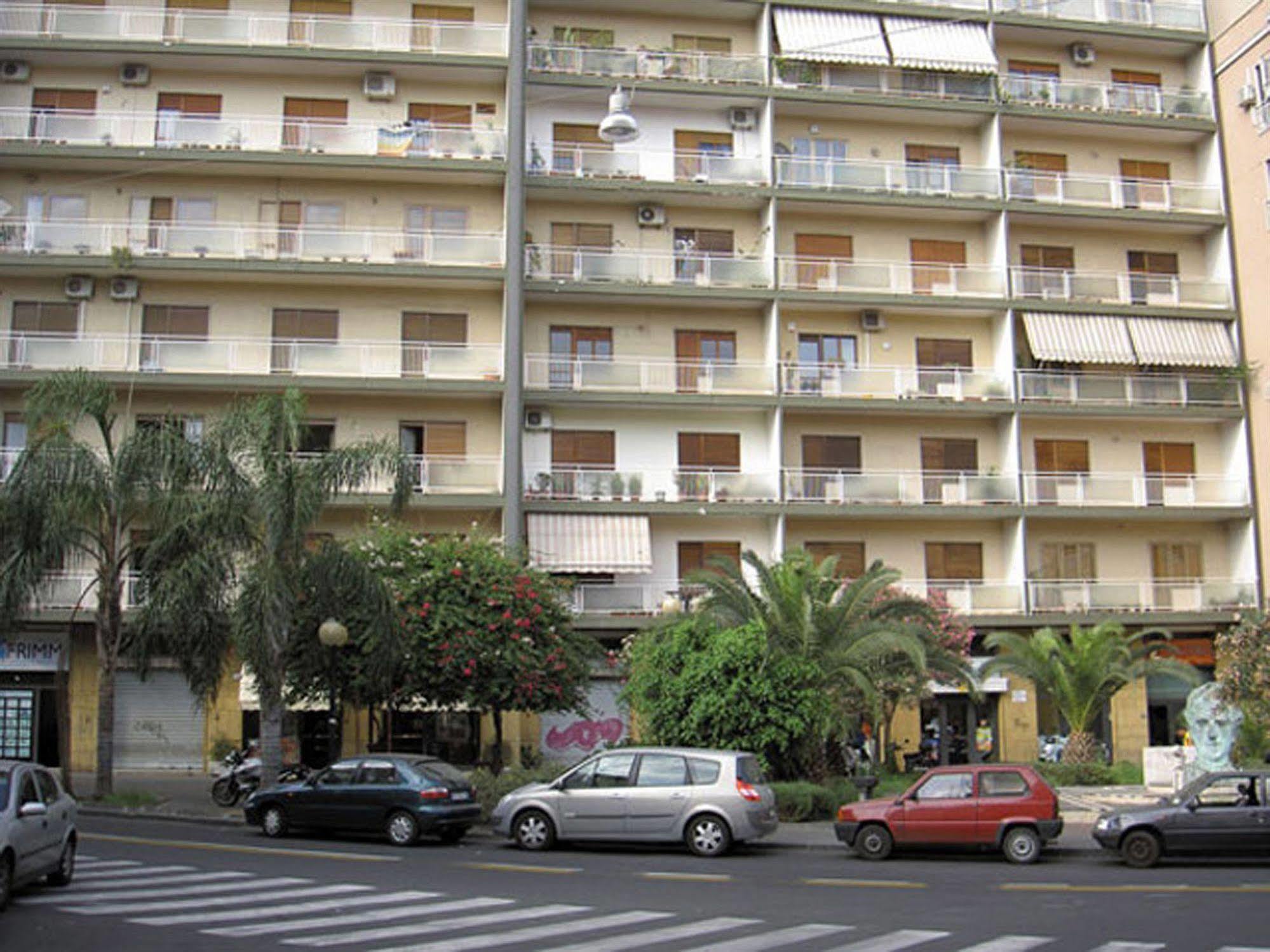 Casa Tina Maugeri Bed & Breakfast คาตาเนีย ภายนอก รูปภาพ