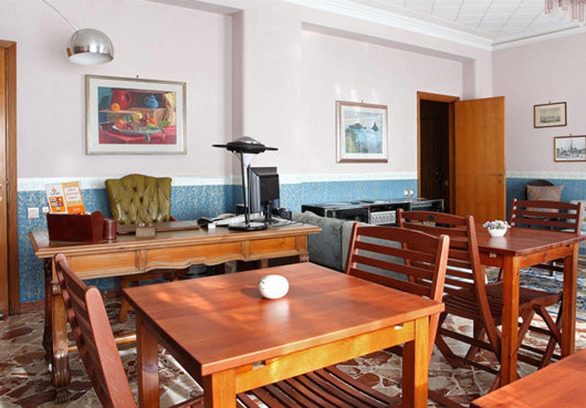 Casa Tina Maugeri Bed & Breakfast คาตาเนีย ภายนอก รูปภาพ