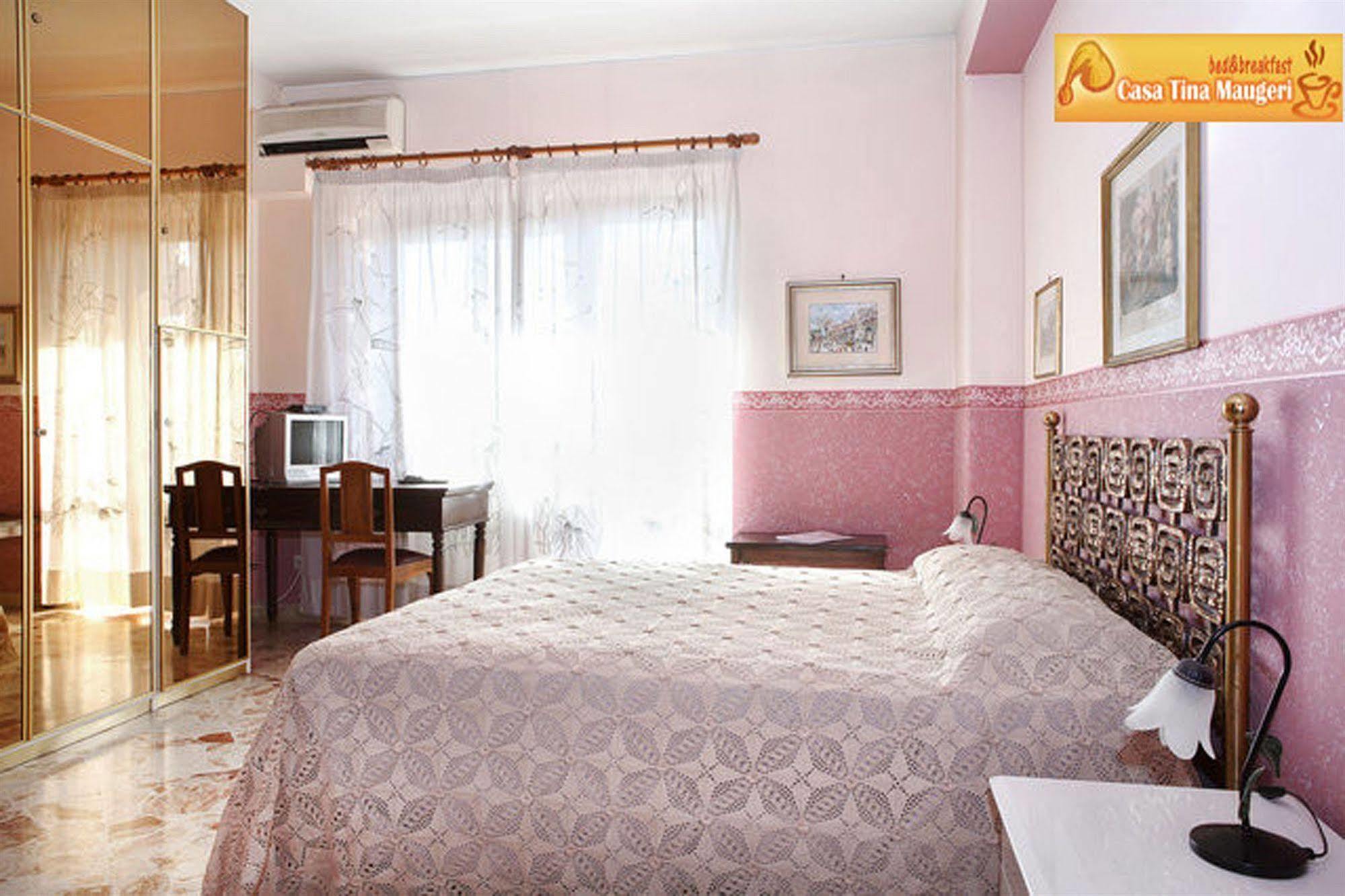 Casa Tina Maugeri Bed & Breakfast คาตาเนีย ภายนอก รูปภาพ