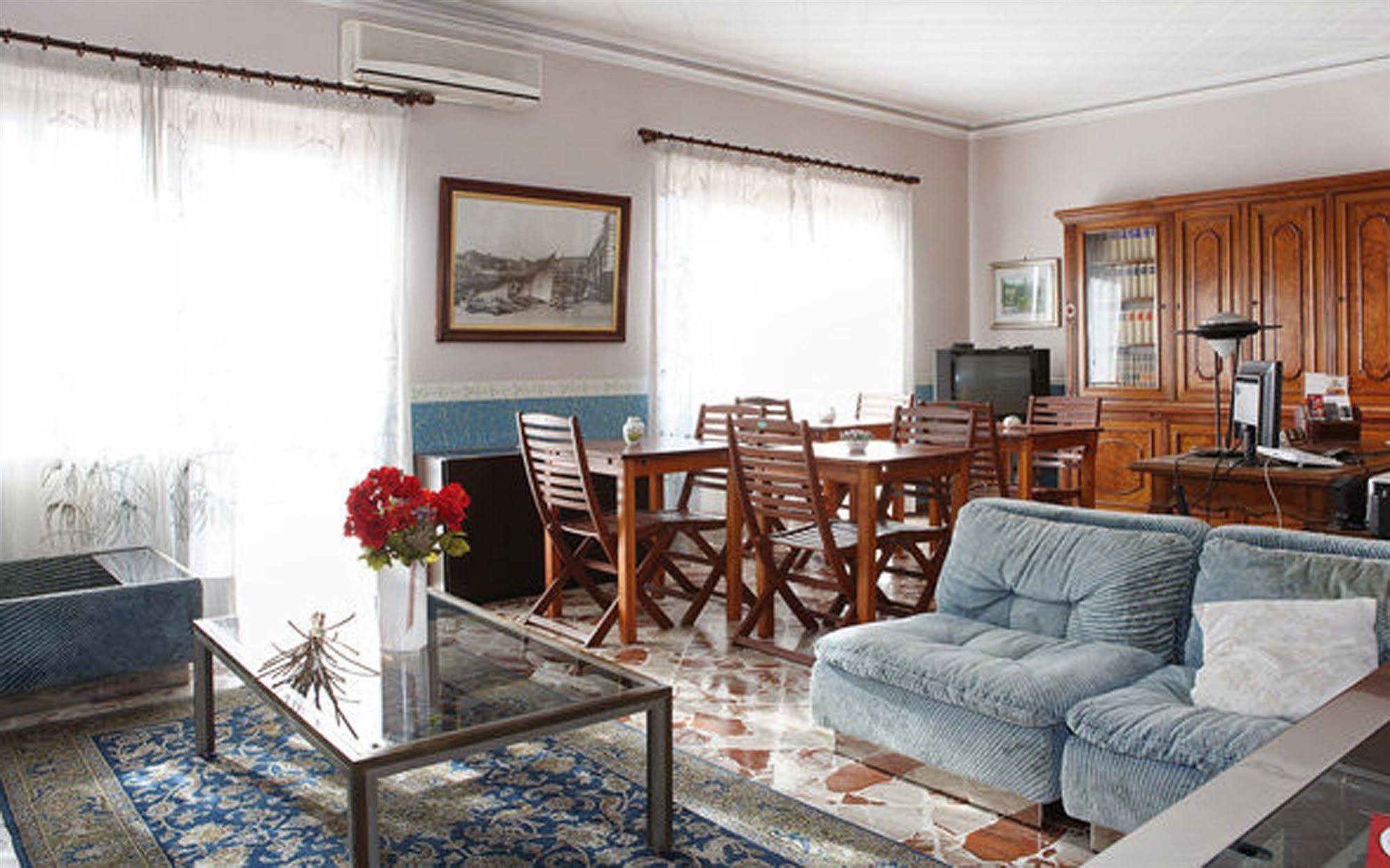 Casa Tina Maugeri Bed & Breakfast คาตาเนีย ภายนอก รูปภาพ