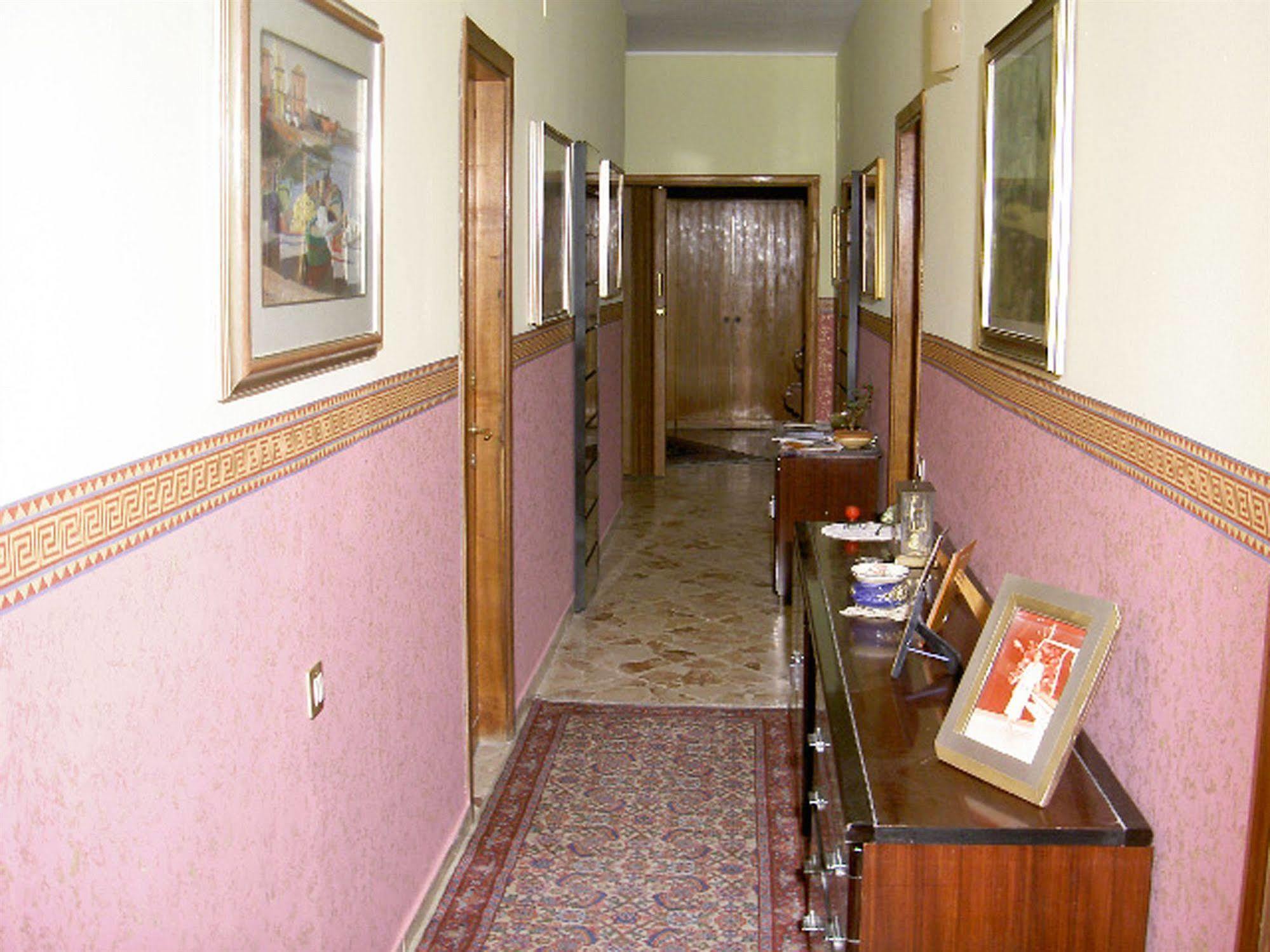 Casa Tina Maugeri Bed & Breakfast คาตาเนีย ภายนอก รูปภาพ