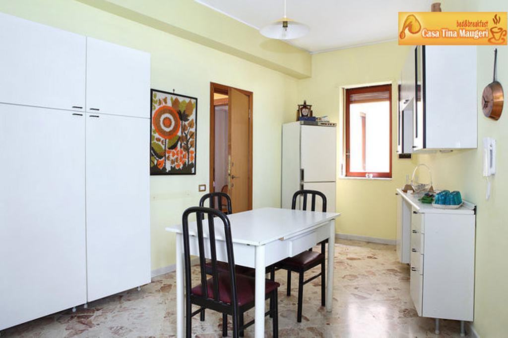 Casa Tina Maugeri Bed & Breakfast คาตาเนีย ภายนอก รูปภาพ